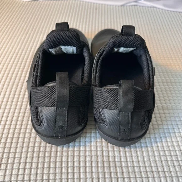 Nike Women’s Zoom Pulse Nursing Slip-On Shoes - Picture 9 of 10